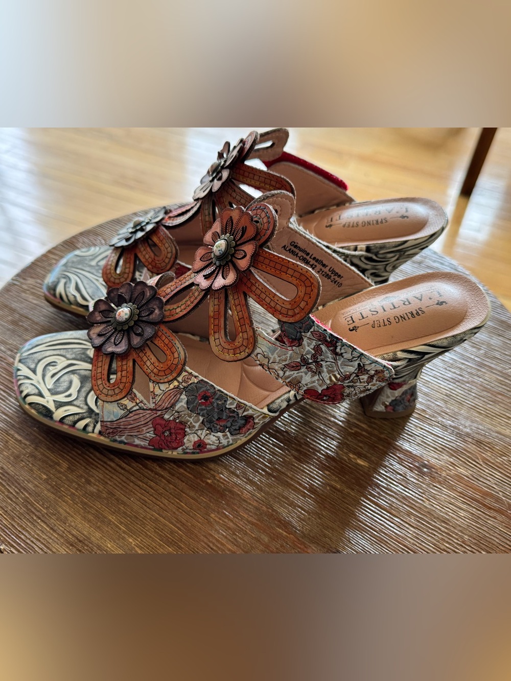 L’Artiste by Spring Step Alania Floral Leather Sandals | EU 42